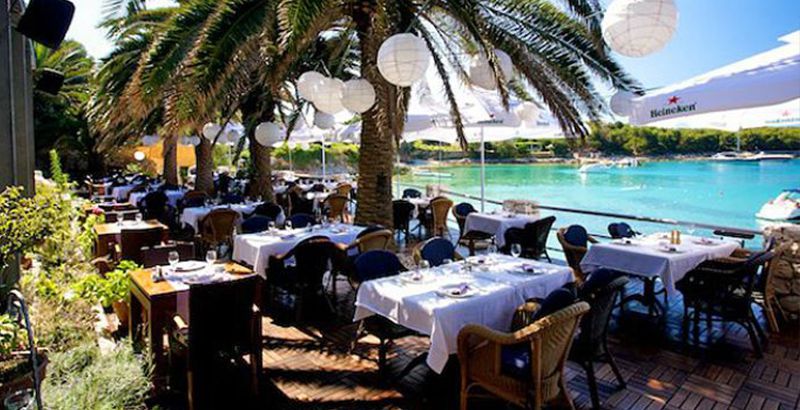 where-to-eat-on-island-hvar-restaurant-zori-palmizana